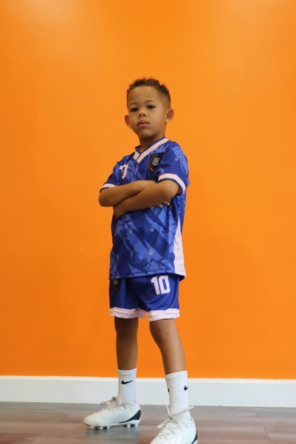 PRO ELITE 23/24 HOME CHILDRENS KIT - Image 2